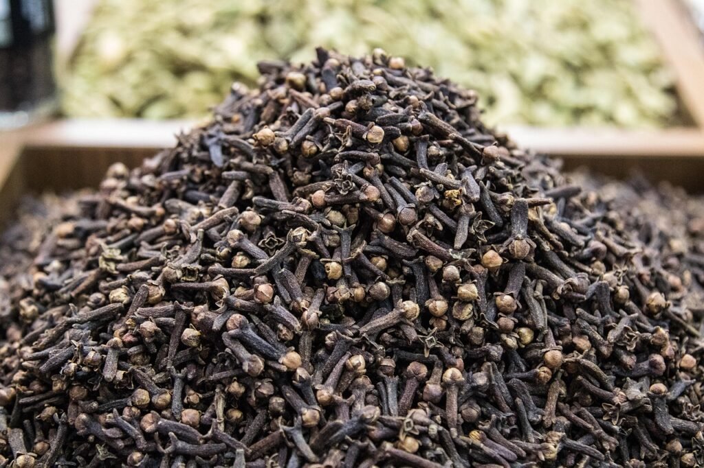 cloves, clove, spice, food, natural, aromatic, ingredient, herb, seasoning, spicy, flavor, condiment, cooking, brown cooking, cloves, cloves, cloves, clove, clove, clove, clove, clove